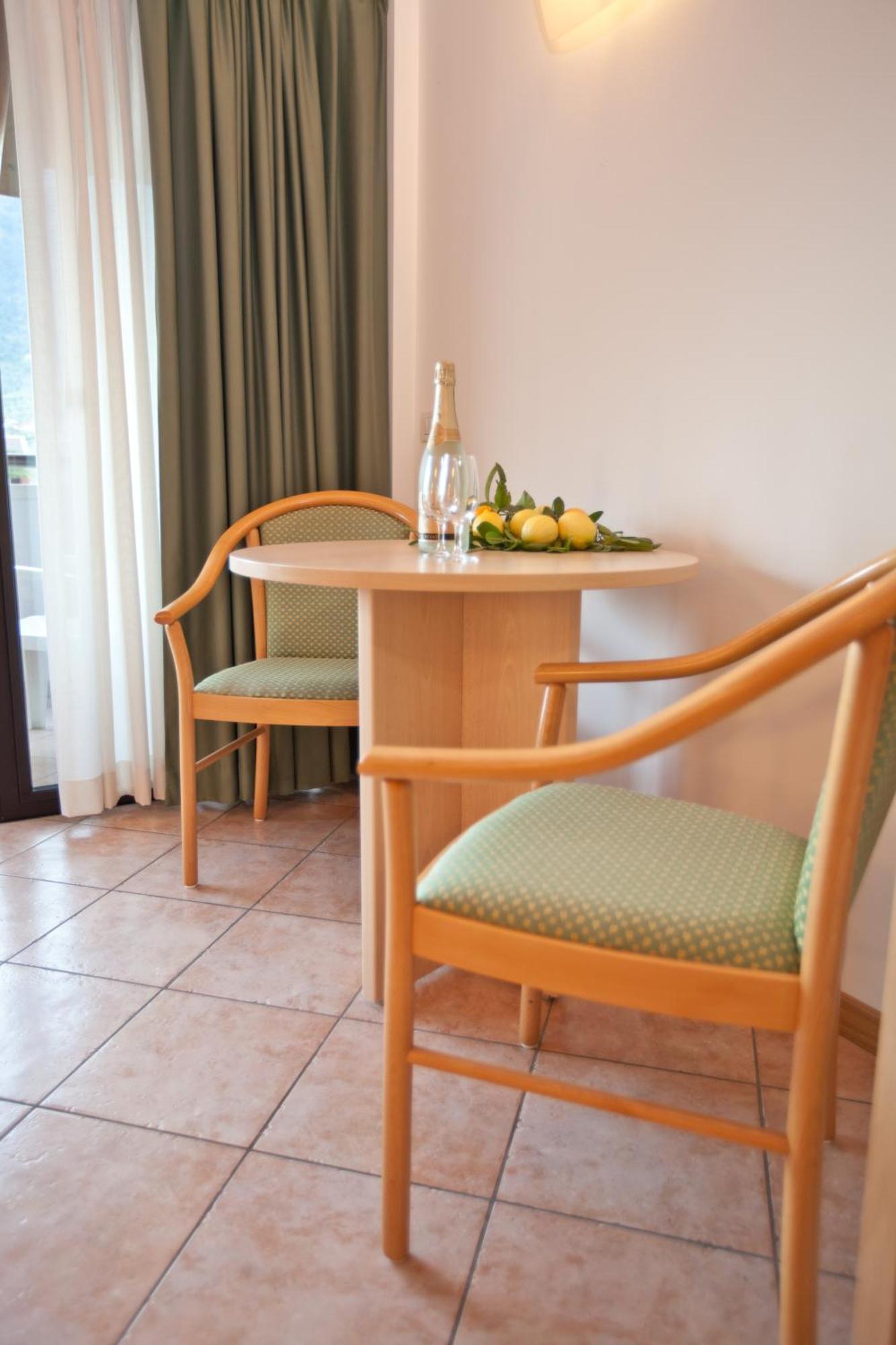 Residence San Luigi Limone sul Garda Bagian luar foto